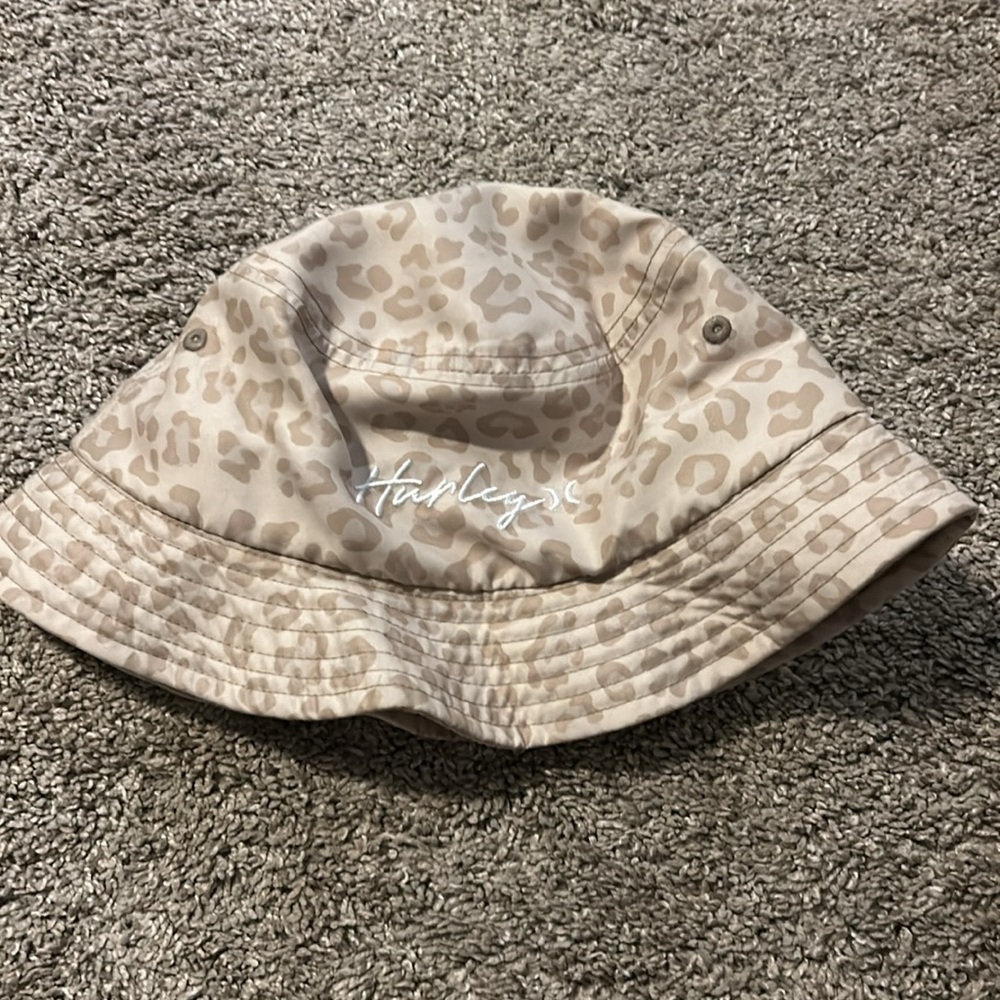 Leopard Hurley bucket hat